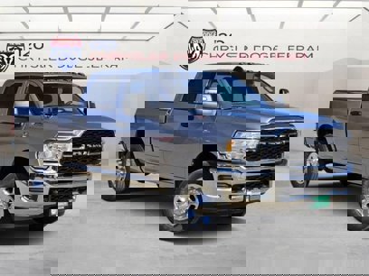 New 2024 RAM 2500 Tradesman w/ Chrome Appearance Group