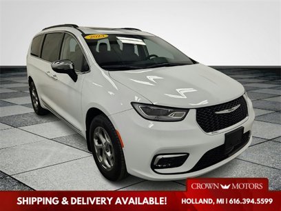 Used 2023 Chrysler Pacifica Limited