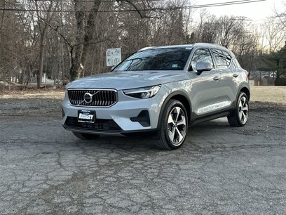 New 2025 Volvo XC40 B5 Core w/ Protection Package Premier