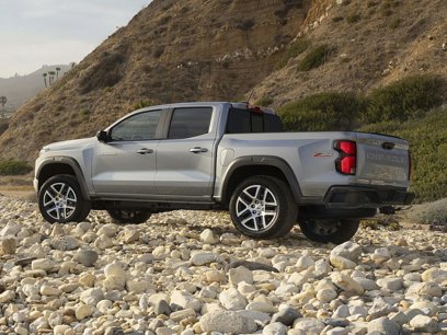 Used 2023 Chevrolet Colorado Z71 w/ Z71 Convenience Package 2