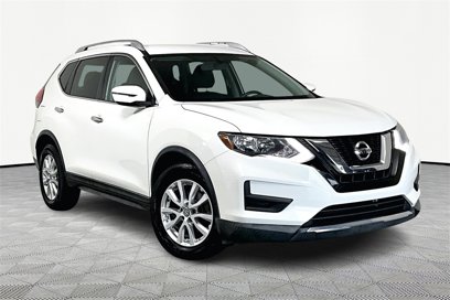 Used 2017 Nissan Rogue SV