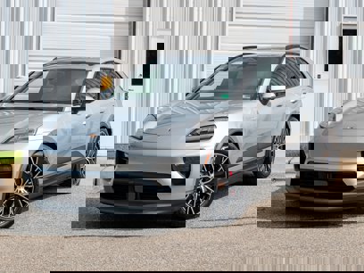 New 2025 Porsche Macan 4S Electric