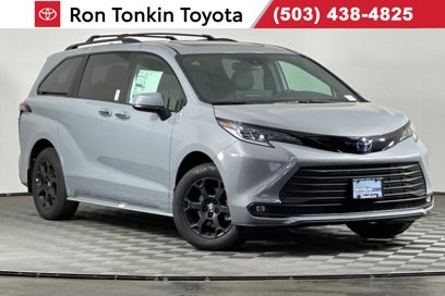 New 2025 Toyota Sienna XLE Woodland Edition
