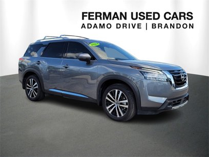 Used 2024 Nissan Pathfinder Platinum w/ Cargo Package