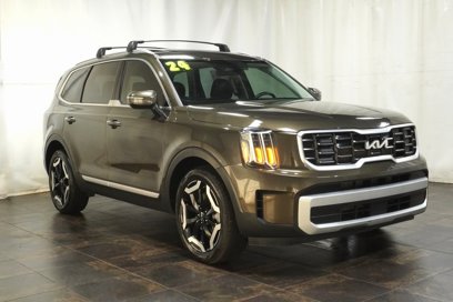 Used 2024 Kia Telluride S w/ S Sunroof Package