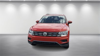 Used 2019 Volkswagen Tiguan SE w/ Panoramic Sunroof Package