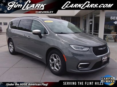 Used 2023 Chrysler Pacifica Limited