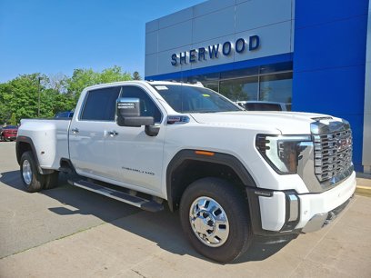 New 2025 GMC Sierra 3500 Denali w/ Denali Reserve Package