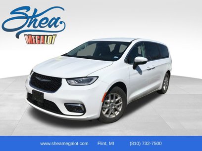 Used 2023 Chrysler Pacifica Touring-L