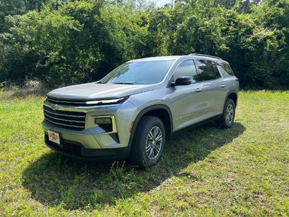 New 2025 Chevrolet Traverse LT w/ Driver Confidence Package