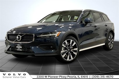 New 2025 Volvo V60 B5 Cross Country Ultra w/ Protection Package Premier
