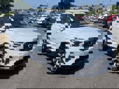 Certified 2025 Volvo XC40 B5 Plus w/ Protection Package Premier