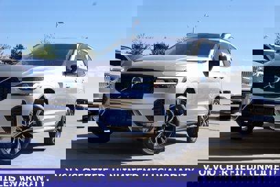 New 2025 Volvo XC60 B5 Core w/ Protection Package Premier