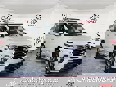 Used 2023 Chevrolet Traverse High Country