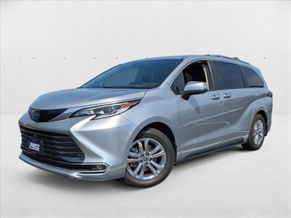 Used 2023 Toyota Sienna Platinum