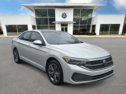 Certified 2022 Volkswagen Jetta SE w/ Panoramic Sunroof Package