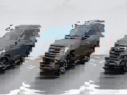 Used 2018 Ford Expedition XLT w/ Equipment Group 202A