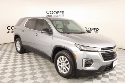 Used 2023 Chevrolet Traverse LS