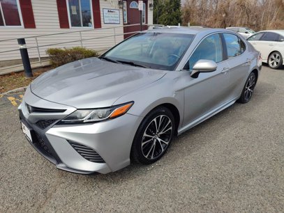 Used 2018 Toyota Camry SE w/ Protection Package (Q2)