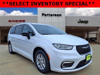New 2026 Chrysler Pacifica Select