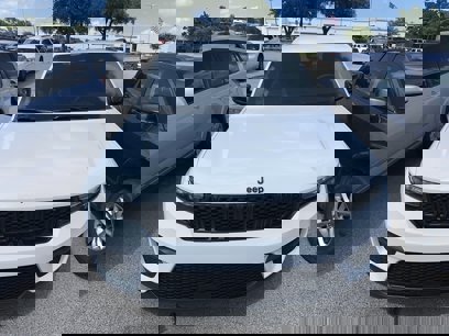 Used 2024 Jeep Grand Cherokee Altitude