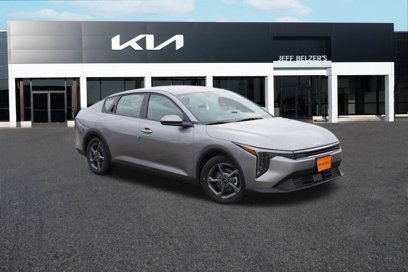 New 2025 Kia K4 LXS