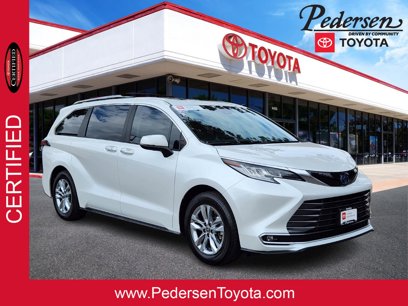 Certified 2022 Toyota Sienna Limited