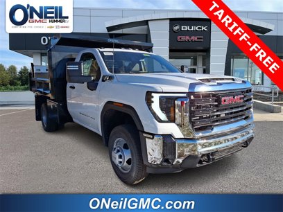 New 2025 GMC Sierra 3500 Pro w/ Convenience Package