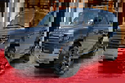 New 2025 Land Rover Defender 130 X-Dynamic SE