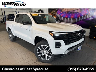 Used 2024 Chevrolet Colorado Z71 w/ Z71 Convenience Package 2
