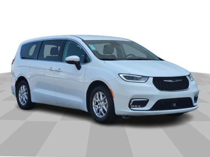 Used 2023 Chrysler Pacifica Touring-L