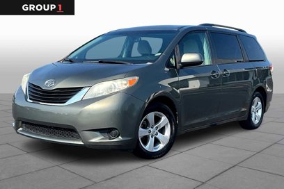 Used 2014 Toyota Sienna LE