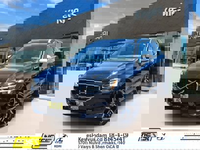 Used 2018 Volvo XC60 T6 R-Design w/ Convenience Package