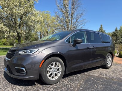 Used 2023 Chrysler Pacifica Touring-L
