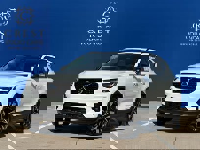 New 2026 Volvo XC40 B4 Plus w/ Protection Package Premier