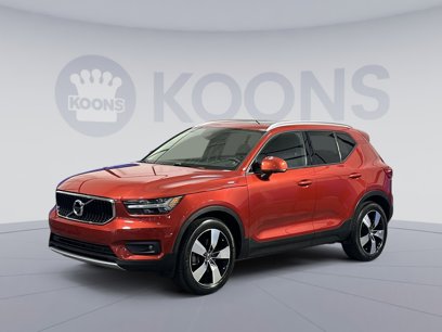Used 2020 Volvo XC40 T5 Momentum w/ Premium Package