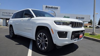 New 2025 Jeep Grand Cherokee L Overland w/ Trailer Tow Package