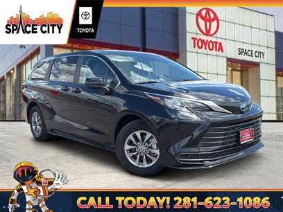Used 2024 Toyota Sienna LE
