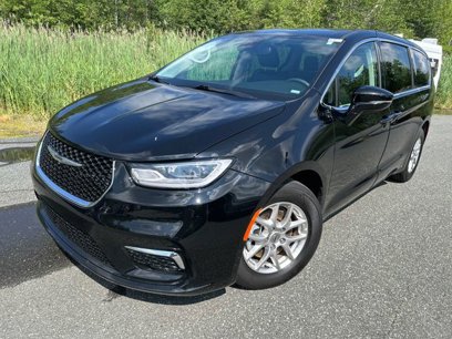Used 2024 Chrysler Pacifica Touring-L