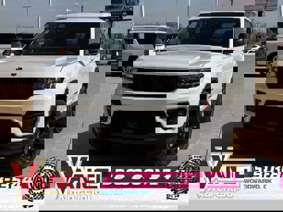 New 2025 Jeep Grand Cherokee Altitude