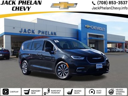 Used 2023 Chrysler Pacifica Touring-L