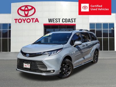 Certified 2025 Toyota Sienna XLE Woodland Edition