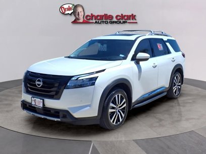 Used 2024 Nissan Pathfinder Platinum