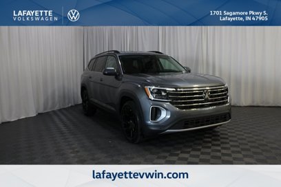 Used 2024 Volkswagen Atlas SE w/ Black Wheel Package