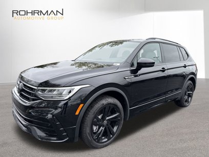New 2024 Volkswagen Tiguan SE R-Line