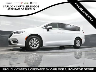 Used 2023 Chrysler Pacifica Touring-L