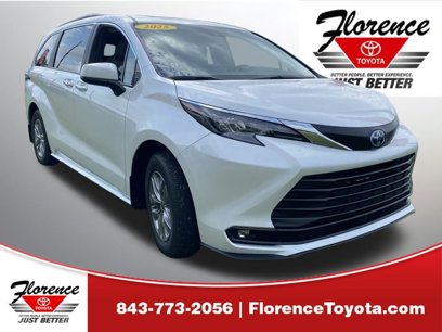 New 2025 Toyota Sienna XLE