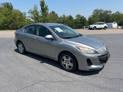 Used 2013 MAZDA MAZDA3 i SV