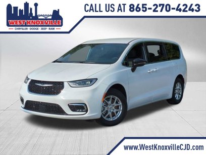 New 2025 Chrysler Pacifica Select
