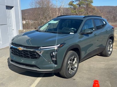 New 2025 Chevrolet Trax LT w/ Driver Confidence Package